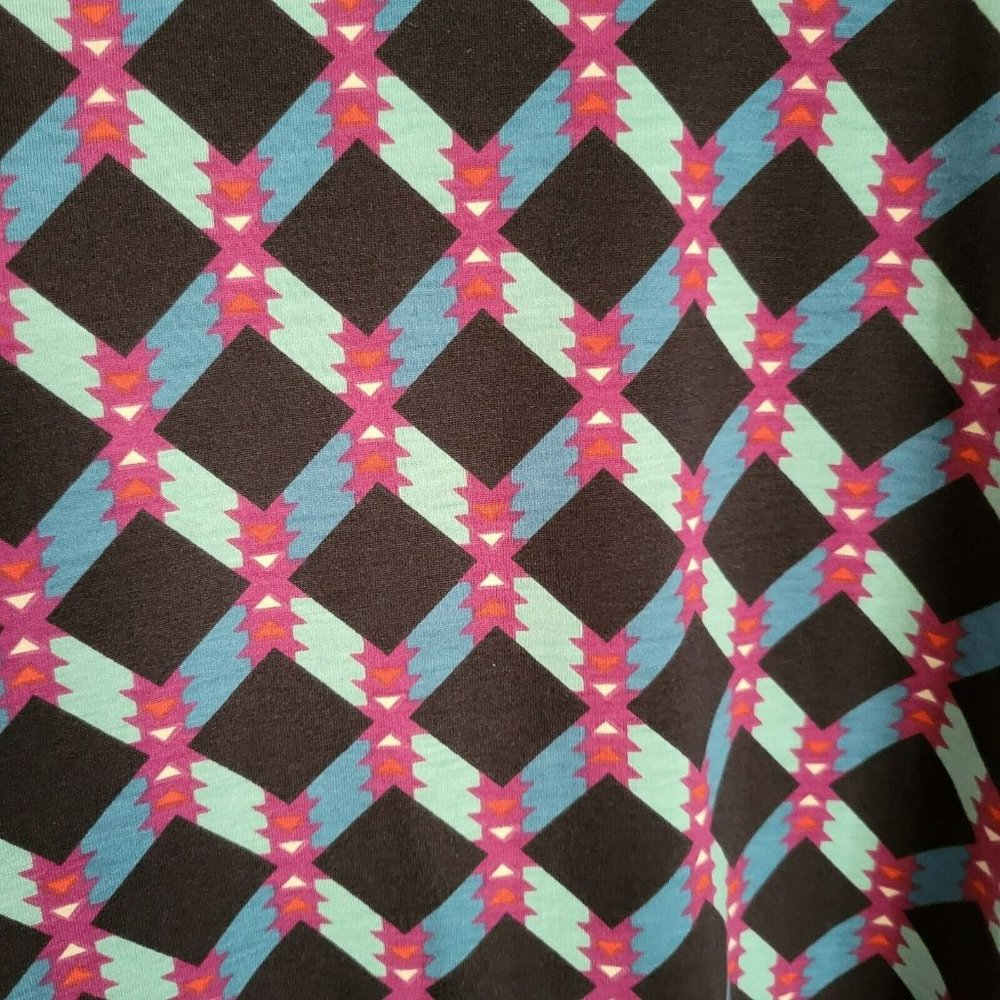 LuLaRoe Perfect T Shirt Short Sleeve NWT Size XS Black Purple Blue Geometric NEW - Picture 2 of 6